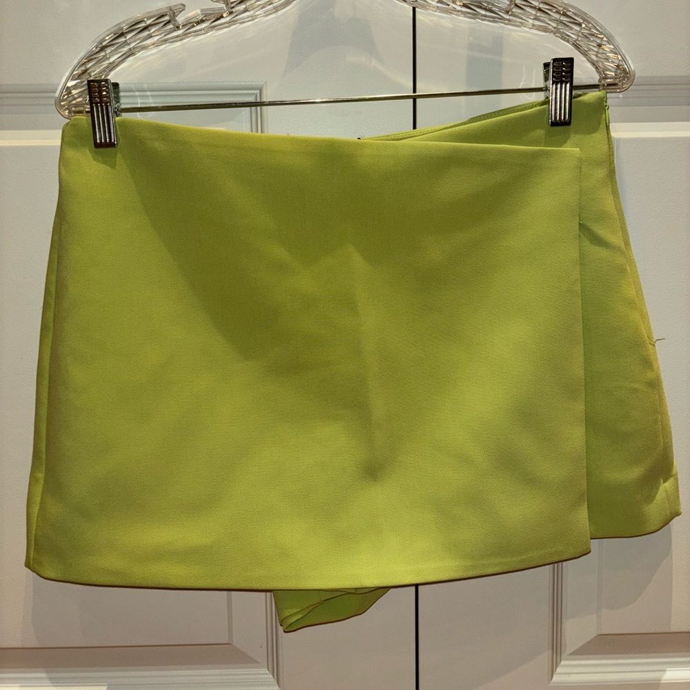 NWT ZARA Skort size L